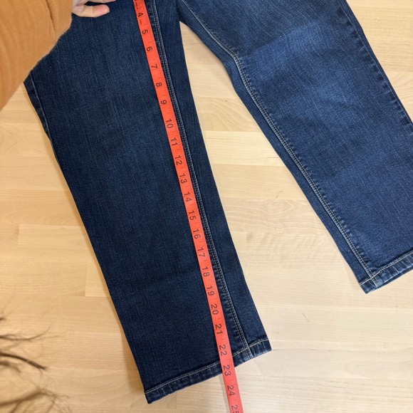 White House Black Market Slim Crop Jeans Embellished Back Pockets Size 6 - Picture 5 of 7